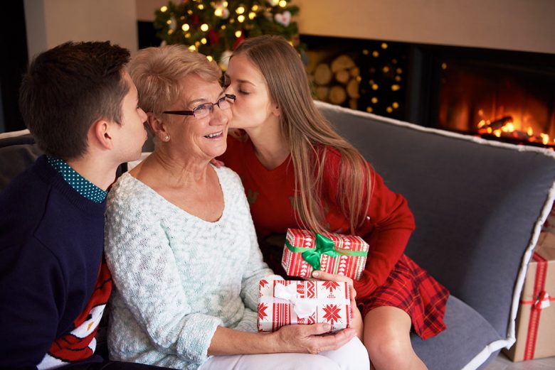 como-ayudar-a-los-mayores-a-disfrutar-la-navidad-residencia-buena-en-toledo
