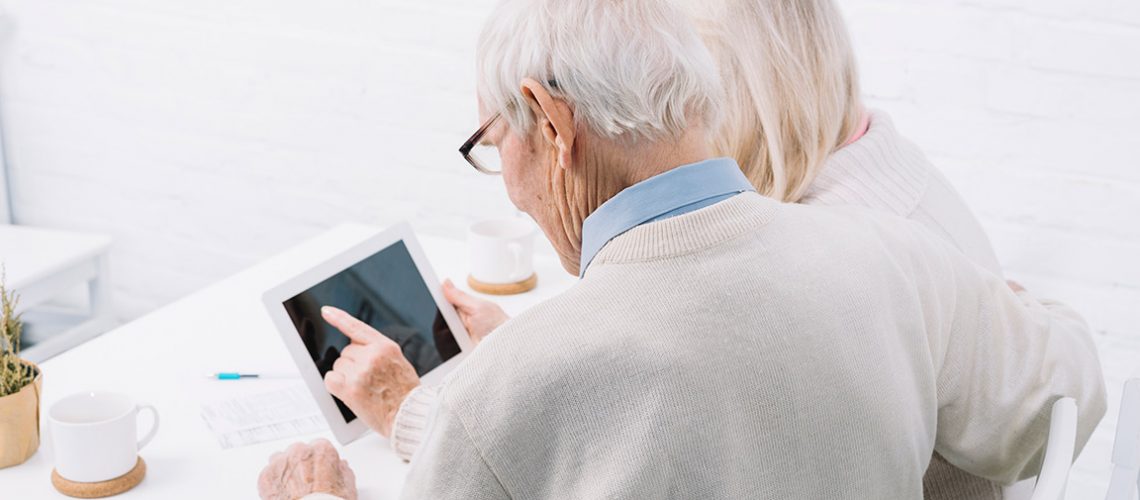 tecnologia-transforma-vida-ancianos-residencia-el-encinar
