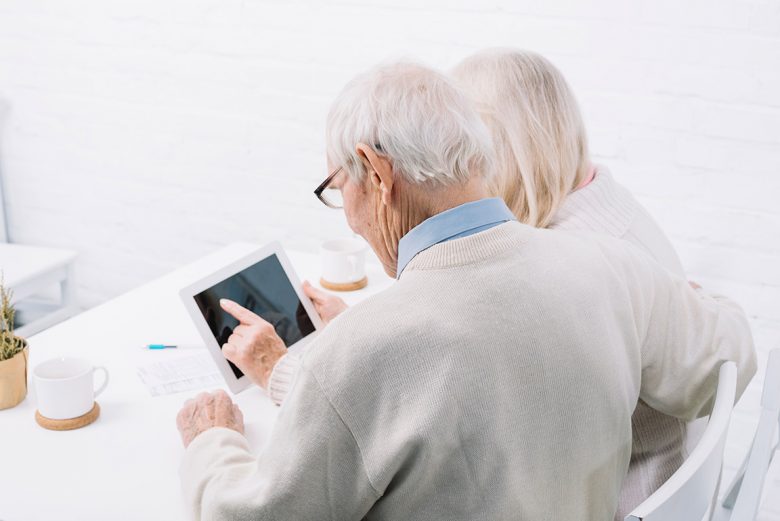 tecnologia-transforma-vida-ancianos-residencia-el-encinar