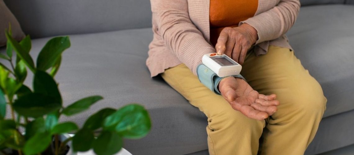 cuidados-basicos-para-personas-mayores-con-problemas-de-circulacion