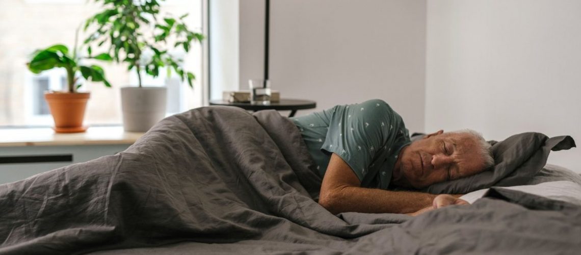 dormir-bien-en-la-tercera-edad-clave-para-la-salud-y-el-bienestar-diario